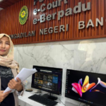 Kuasa Hukum Tersangka Wiwik Tri Hariyati saat di PN Bangil (BM)